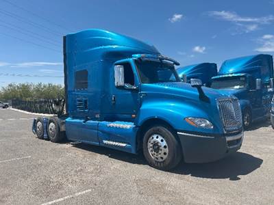 International LT625 Single Axle Sleeper Semi Truck - 73" Integral Sleeper, Cummins 400HP, 11 Speed Automatic