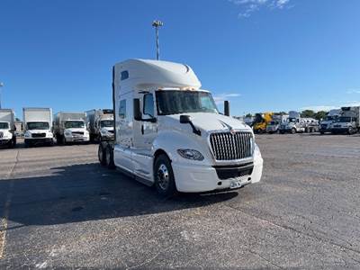 International LT625 Sleeper Semi Truck - 73" Integral Sleeper, Cummins 450HP, 12 Speed Automatic