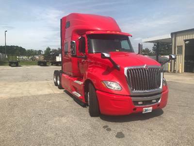 International LT625 Sleeper Semi Truck - 73" Integral Sleeper, Cummins 450HP, 12 Speed Automatic