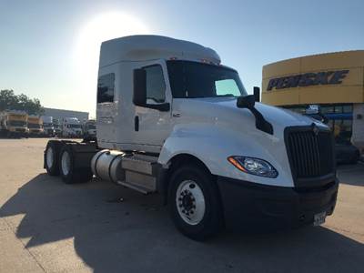 International LT625 Sleeper Semi Truck - 56" Integral Sleeper, Cummins 450HP, 10 Speed Automatic
