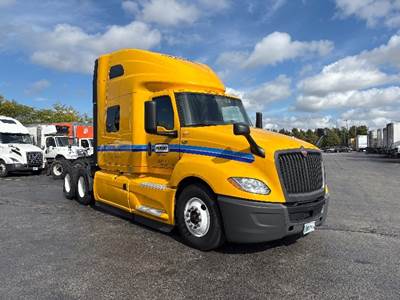 International LT625 Sleeper Semi Truck - 73" Integral Sleeper, Cummins 450HP, 12 Speed Automatic