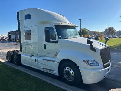 International LT625 Sleeper Semi Truck - 73" Integral Sleeper, Cummins 450HP, 12 Speed Automatic