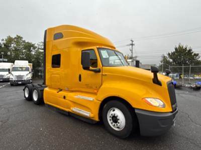 International LT625 Sleeper Semi Truck - 73" Integral Sleeper, Cummins 450HP, 12 Speed Automatic