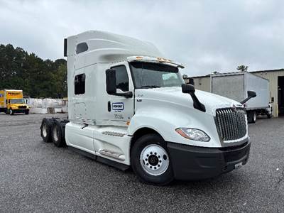 International LT625 Sleeper Semi Truck - 73" Integral Sleeper, Cummins 450HP, 10 Speed Automatic