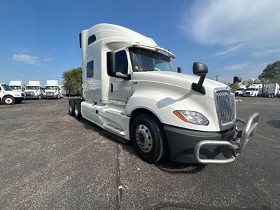 International LT625 Sleeper Semi Truck - 73" Integral Sleeper, Cummins 450HP, 12 Speed Automatic