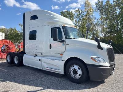 International LT625 Sleeper Semi Truck - 73" Integral Sleeper, Cummins 450HP, 12 Speed Automatic