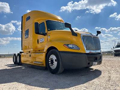 International LT625 Sleeper Semi Truck - 73" Integral Sleeper, Cummins 450HP, 12 Speed Automatic