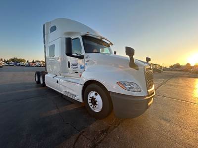 International LT625 Sleeper Semi Truck - 73" Integral Sleeper, Cummins 450HP, 13 Speed Automatic