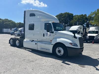 International LT625 Sleeper Semi Truck - 73" Integral Sleeper, Cummins 450HP, 13 Speed Automatic