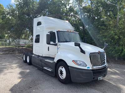 International LT625 Sleeper Semi Truck - 73" Integral Sleeper, 450HP, 10 Speed Automatic