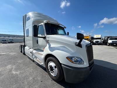 International LT625 Sleeper Semi Truck - 73" Integral Sleeper, Cummins 450HP, 12 Speed Automatic