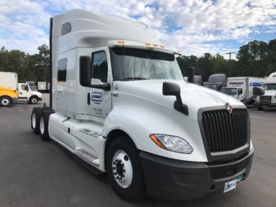 International LT625 Sleeper Semi Truck - 73" Integral Sleeper, Cummins 450HP, 12 Speed Automatic