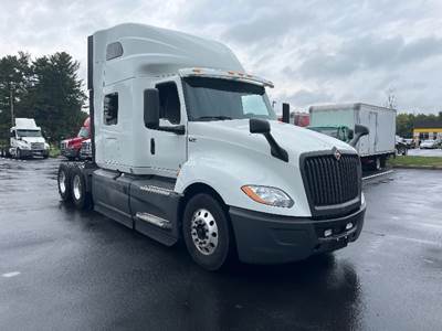 International LT625 Sleeper Semi Truck - 73" Integral Sleeper, Cummins 450HP, 12 Speed Automatic