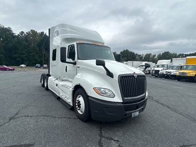 International LT625 Sleeper Semi Truck - 73" Integral Sleeper, Cummins 450HP, 12 Speed Automatic
