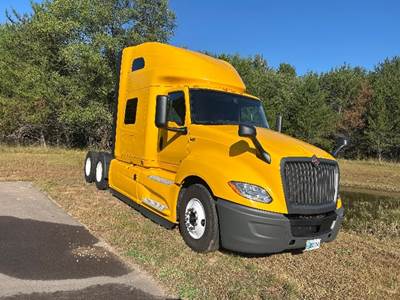 International LT625 Sleeper Semi Truck - 73" Integral Sleeper, Cummins 450HP, 12 Speed Automatic