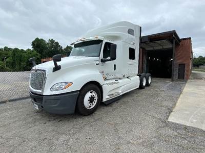 International LT625 Sleeper Semi Truck - 73" Integral Sleeper, Cummins 450HP, 12 Speed Automatic