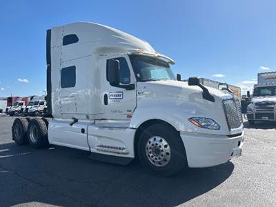 International LT625 Sleeper Semi Truck - 73" Integral Sleeper, 450HP, 12 Speed Automatic