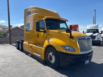 International LT625 Sleeper Semi Truck - 73" Integral Sleeper, Cummins 450HP, 12 Speed Automatic