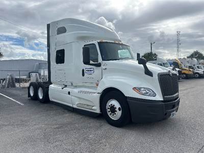 International LT625 Sleeper Semi Truck - 73" Integral Sleeper, Cummins 450HP, 12 Speed Automatic
