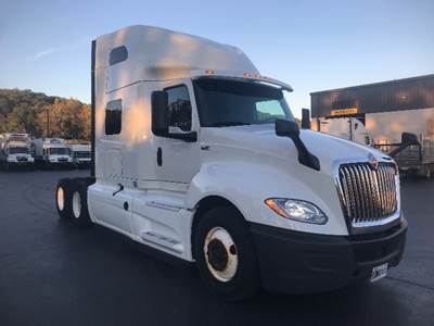 International LT625 Sleeper Semi Truck - 73" Integral Sleeper, Cummins 450HP, 12 Speed Automatic
