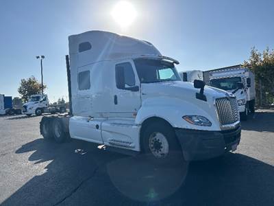 International LT625 Sleeper Semi Truck - 73" Integral Sleeper, Cummins 450HP, 12 Speed Automatic