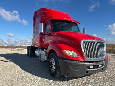 International LT625 Sleeper Semi Truck - 73" Integral Sleeper, Cummins 450HP, 10 Speed Automatic