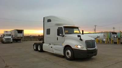 International LT625 Sleeper Semi Truck - 73" Integral Sleeper, Cummins 450HP, 10 Speed Automatic