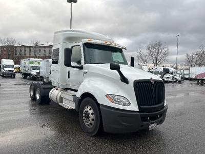 International LT625 Sleeper Semi Truck - 56" Integral Sleeper, Cummins 450HP, 10 Speed Manual