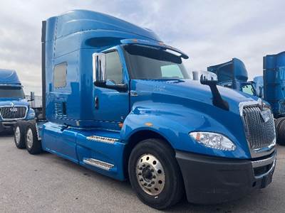 International LT625 Single Axle Sleeper Semi Truck - 73" Integral Sleeper, Cummins 400HP, 11 Speed Automatic