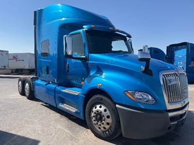 International LT625 Single Axle Sleeper Semi Truck - 73" Integral Sleeper, Cummins 400HP, 11 Speed Automatic