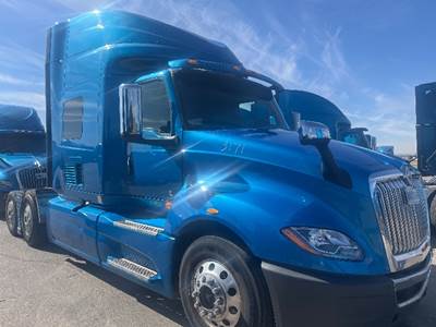 International LT625 Single Axle Sleeper Semi Truck - 73" Integral Sleeper, Cummins 400HP, 11 Speed Automatic
