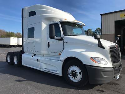 International LT625 Sleeper Semi Truck - 73" Integral Sleeper, Cummins 450HP, 12 Speed Automatic