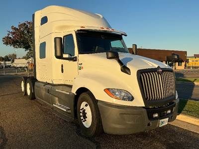 International LT625 Sleeper Semi Truck - 73" Integral Sleeper, Cummins 450HP, 12 Speed Automatic