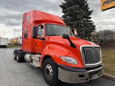 International LT625 Sleeper Semi Truck - 73" Integral Sleeper, 450HP, 12 Speed Automatic