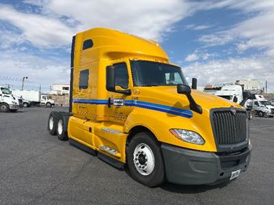 International LT625 Sleeper Semi Truck - 73" Integral Sleeper, Cummins 450HP, 12 Speed Automatic