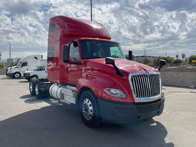 International LT625 Sleeper Semi Truck - 73" Integral Sleeper, 450HP, 12 Speed Automatic
