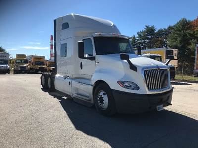International LT625 Sleeper Semi Truck - 73" Integral Sleeper, Cummins 450HP, 12 Speed Automatic