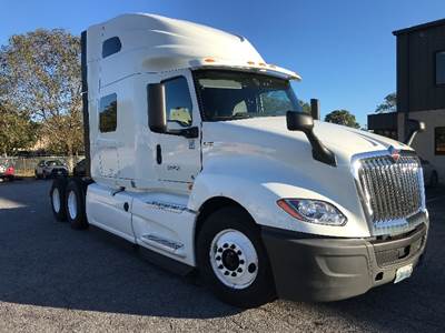International LT625 Sleeper Semi Truck - 73" Integral Sleeper, Cummins 450HP, 12 Speed Automatic