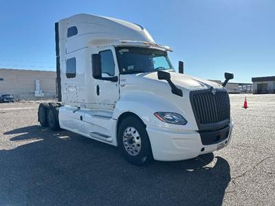 International LT625 Sleeper Semi Truck - 73" Integral Sleeper, Cummins 450HP, 12 Speed Automatic
