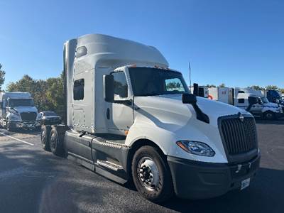 International LT625 Sleeper Semi Truck - 73" Integral Sleeper, Cummins 450HP, 12 Speed Automatic