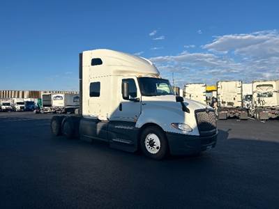 International LT625 Sleeper Semi Truck - 73" Integral Sleeper, Cummins 450HP, 12 Speed Automatic