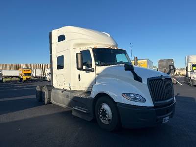 International LT625 Sleeper Semi Truck - 73" Integral Sleeper, Cummins 450HP, 12 Speed Automatic