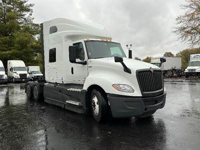 International LT625 Sleeper Semi Truck - 73" Integral Sleeper, Cummins 450HP, 12 Speed Automatic