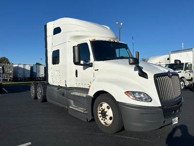 International LT625 Sleeper Semi Truck - 73" Integral Sleeper, Cummins 450HP, 12 Speed Automatic