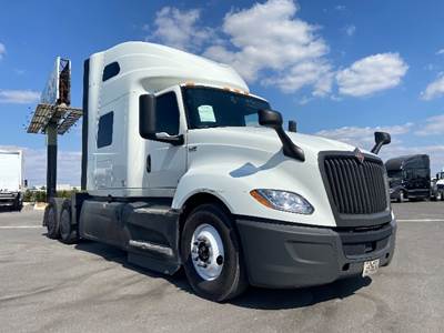 International LT625 Sleeper Semi Truck - 73" Integral Sleeper, Cummins 450HP, 12 Speed Automatic