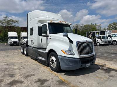 International LT625 Sleeper Semi Truck - Integral Sleeper, Cummins 450HP, 12 Speed Automatic