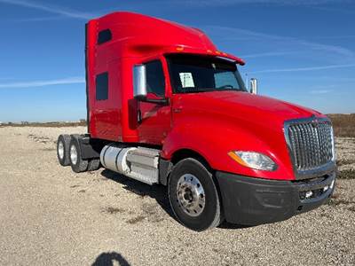 International LT625 Sleeper Semi Truck - 73" Integral Sleeper, Cummins 450HP, 10 Speed Automatic