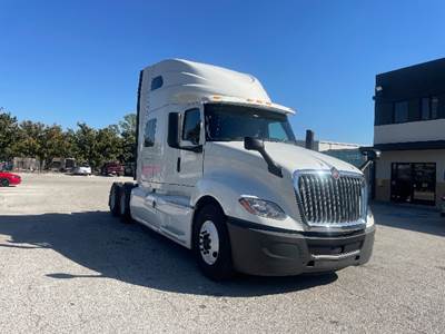 International LT625 Sleeper Semi Truck - 73" Integral Sleeper, Cummins 450HP, 10 Speed Automatic