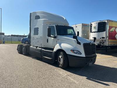 International LT625 Sleeper Semi Truck - 73" Integral Sleeper, Cummins 450HP, 12 Speed Automatic