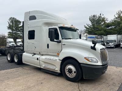 International LT625 Sleeper Semi Truck - 73" Integral Sleeper, Cummins 450HP, 12 Speed Automatic
